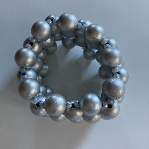 Silvery Grey Beaded Bracelet - Picture 3 of 4